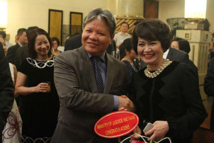 “Mục tiêu lớn nhất của kinh doanh là vì lợi ích cộng đồng“